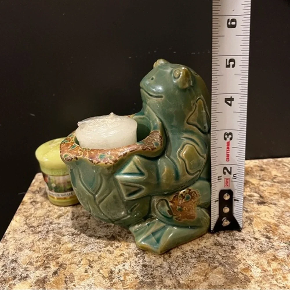 Charming Green Frog Votive Candle Holder with 2 Yankee Candle Votives